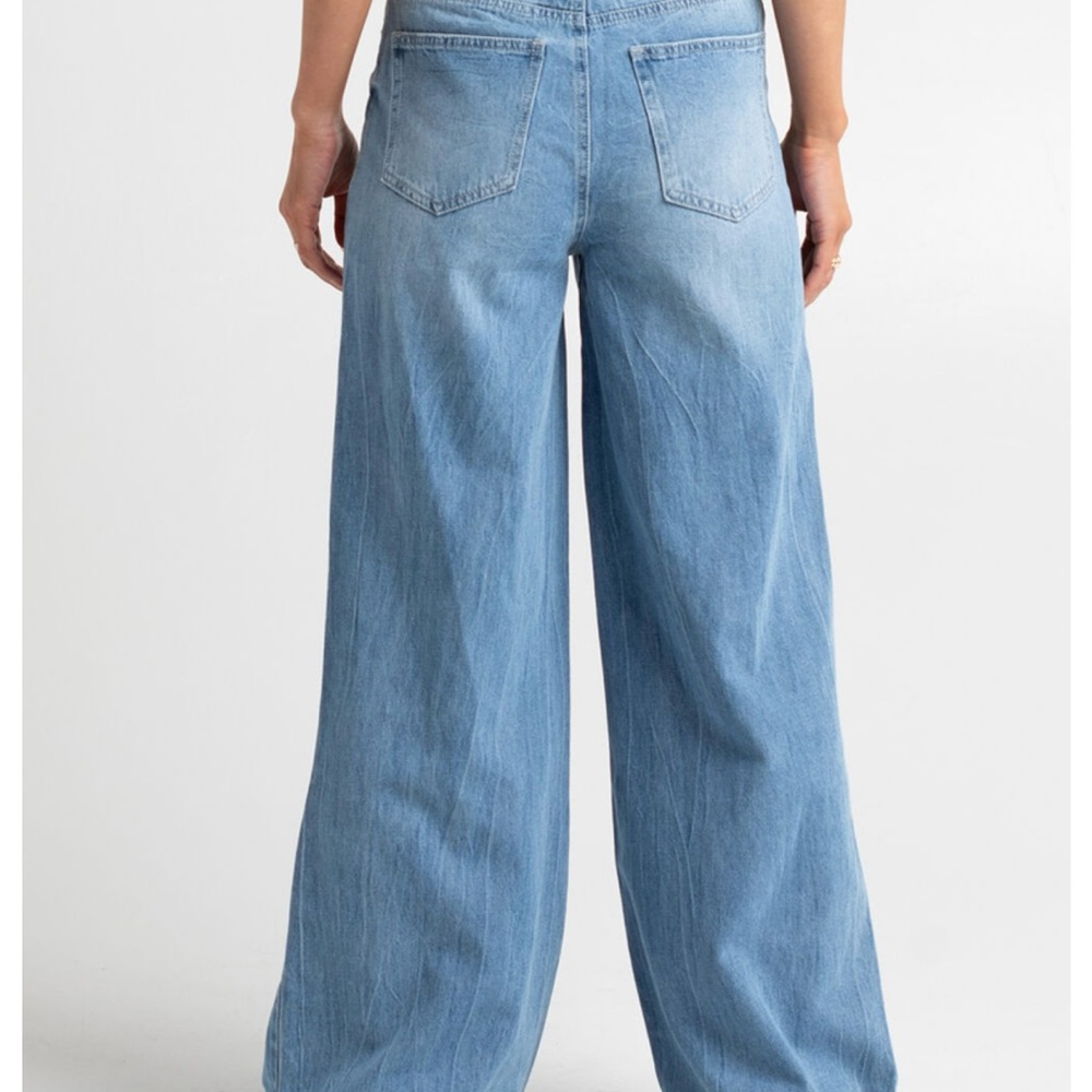 Almost Famous Ultra High Rise Wide Leg Jeans NWT - Picture 2 of 8
